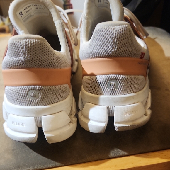 On Running Women's Cream and Tan Sneakers - Picture 2 of 7